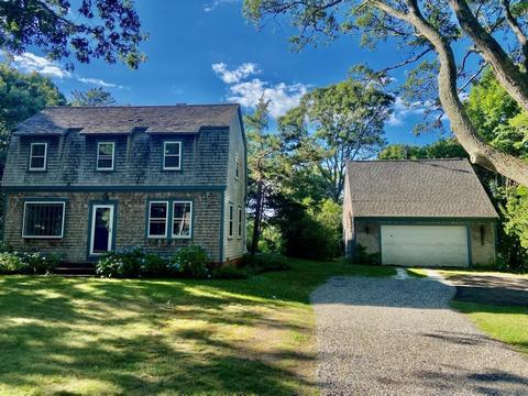 206 School St, Cotuit, MA 02635 photo 2