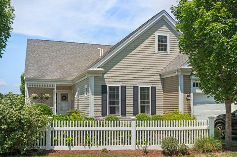 1 Springbrook Ct, Bourne, MA 02532 photo 1