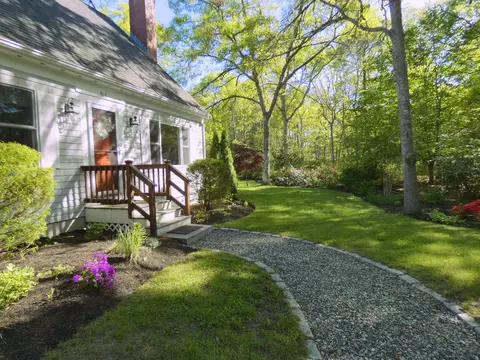 565 Sampsons Mill Rd, Cotuit, MA 02635 photo 8