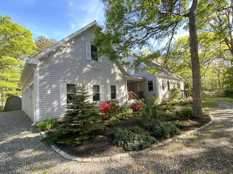 565 Sampsons Mill Rd, Cotuit, MA 02635 photo 1