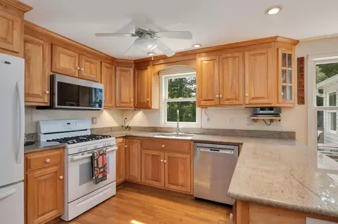565 Sampsons Mill Rd, Cotuit, MA 02635 photo 20