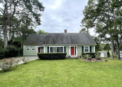 97 Sterling Rd, Hyannis, MA 02601 photo 2