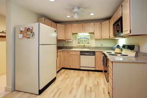 7 Hampton Ct, Mashpee, MA 02649 photo 4