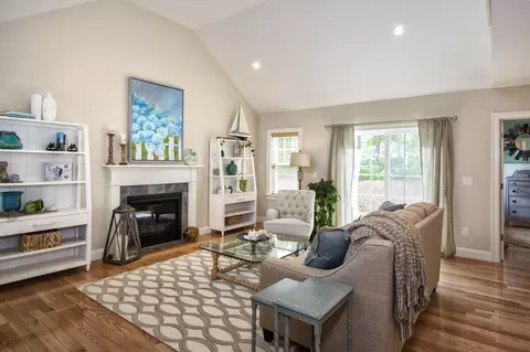 55 Cobblestone Cir, Mashpee, MA 02649 photo 7