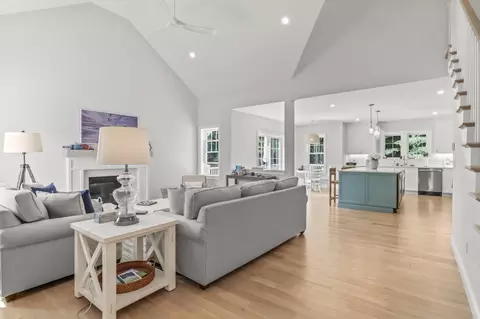 88 Cobblestone Cir, Mashpee, MA 02649 photo 5