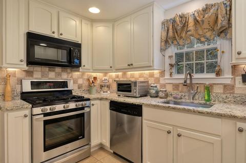 8 Derby Dr, West Barnstable, MA 02668 photo 12