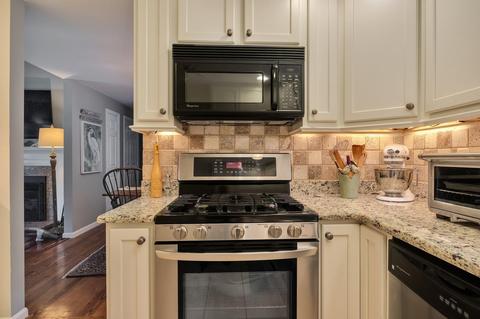 8 Derby Dr, West Barnstable, MA 02668 photo 10