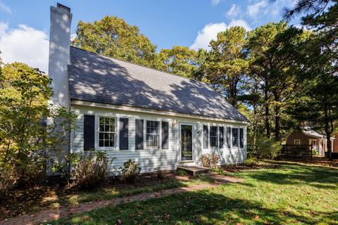 27 Saddleback Rd, Mashpee, MA 02649 photo 1