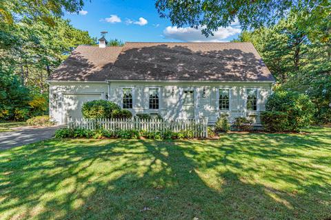 34 Grant Breen Dr, Mashpee, MA 02649 photo 1