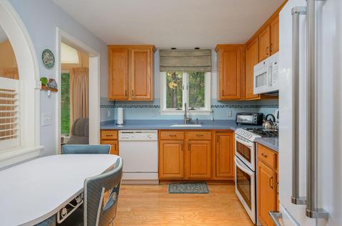 4 Atlantic Ct, Mashpee, MA 02649 photo 6