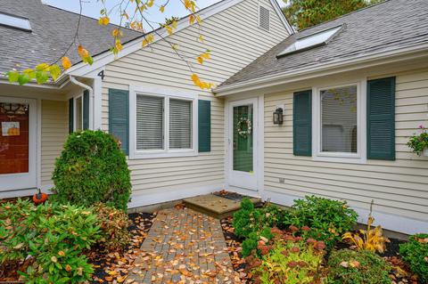 4 Atlantic Ct, Mashpee, MA 02649 photo 2