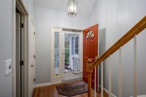 9 Rolling Green Ln, Mashpee, MA 02649 photo 4