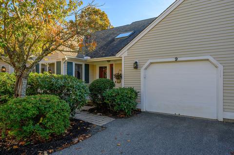 9 Rolling Green Ln, Mashpee, MA 02649 photo 3