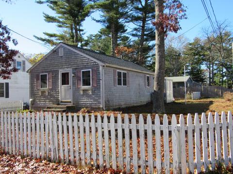 92 Hathaway St, Wareham, MA 02571 photo 3