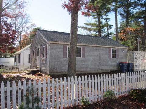 92 Hathaway St, Wareham, MA 02571 photo 2