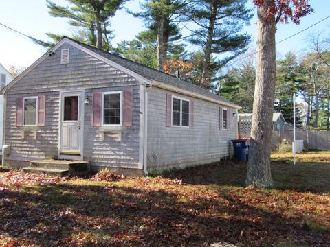 92 Hathaway St, Wareham, MA 02571 photo 1