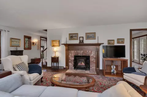 481 Main St, Cotuit, MA 02635 photo 9