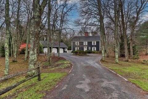 481 Main St, Cotuit, MA 02635 photo 2