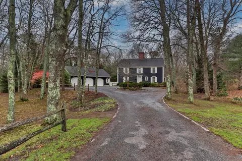 481 Main St, Cotuit, MA 02635 photo 2