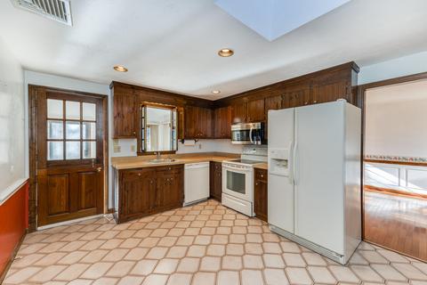 8 Barnacle Ln, Mashpee, MA 02649 photo 11