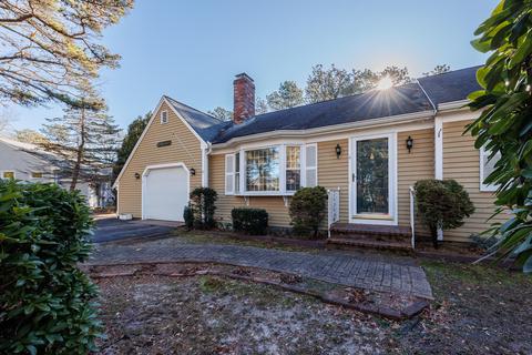8 Barnacle Ln, Mashpee, MA 02649 photo 4