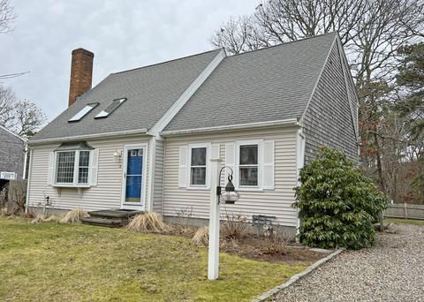 14 S West Dr, South Yarmouth, MA 02664