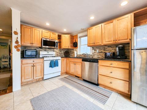 437 Cotuit Rd, Mashpee, MA 02649 photo 9