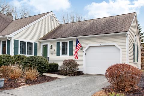 15 Windward St, Mashpee, MA 02649 photo 1