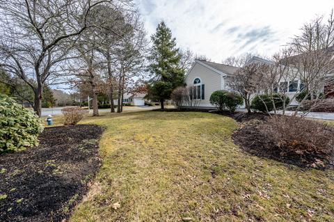 21 Windward St, Mashpee, MA 02649 photo 2