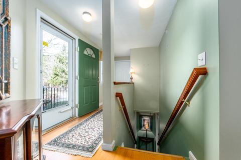 21 Windward St, Mashpee, MA 02649 photo 4