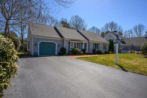 12 Sunbeam Ln, Hyannis, MA 02601 photo 1