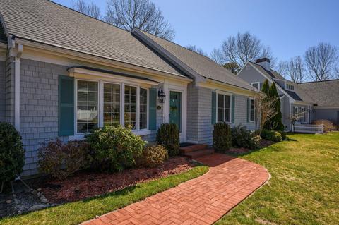 12 Sunbeam Ln, Hyannis, MA 02601 photo 3