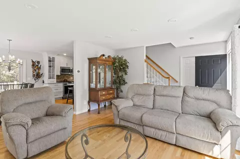 17 Starbeam Ln, Hyannis, MA 02601 photo 4