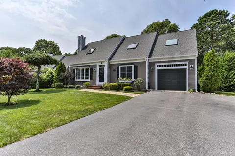 17 Starbeam Ln, Hyannis, MA 02601 photo 1