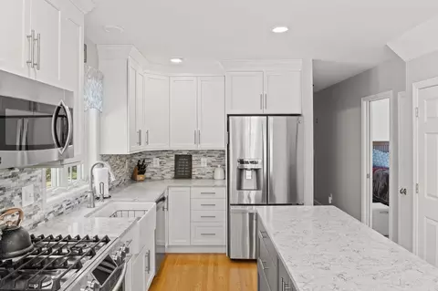 17 Starbeam Ln, Hyannis, MA 02601 photo 10