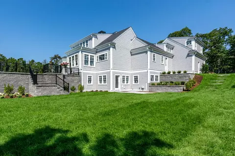 8 Bascom Holw, Harwich, MA 02645 photo 1