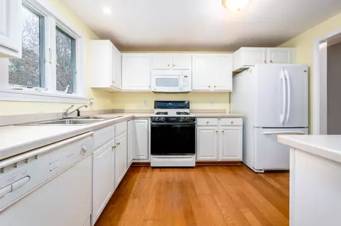 9 Executive Dr, Mashpee, MA 02649 photo 9
