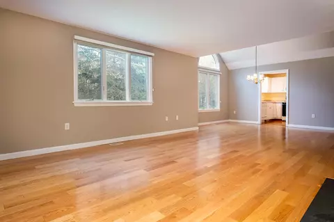 9 Executive Dr, Mashpee, MA 02649 photo 6