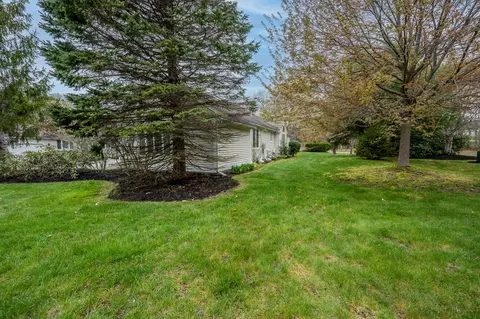 9 Executive Dr, Mashpee, MA 02649 photo 2
