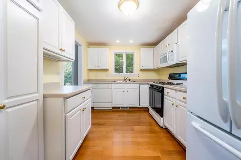 9 Executive Dr, Mashpee, MA 02649 photo 10