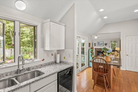 20 Cedar Point Cir, Centerville, MA 02632 photo 14