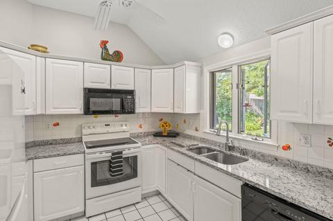 20 Cedar Point Cir, Centerville, MA 02632 photo 13