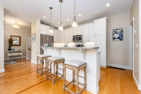 9 Chadwick Ct, Mashpee, MA 02649 photo 6