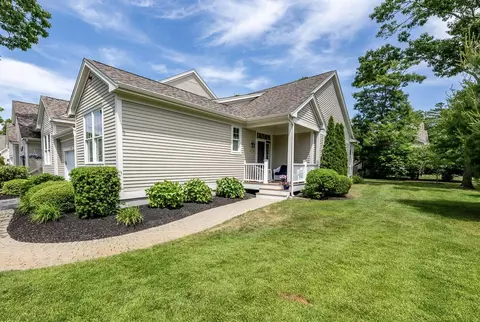 9 Chadwick Ct, Mashpee, MA 02649 photo 2