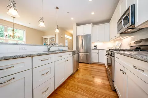 9 Chadwick Ct, Mashpee, MA 02649 photo 8