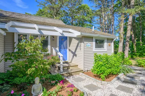 160 Marston Ave #15, Hyannis Port, MA 02647 photo 4