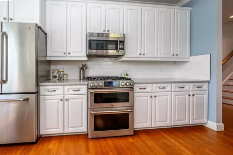 18 Chadwick Ct, Mashpee, MA 02649 photo 4