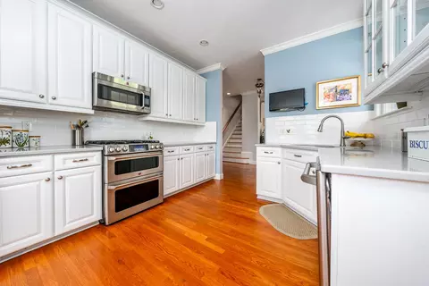 18 Chadwick Ct, Mashpee, MA 02649 photo 3