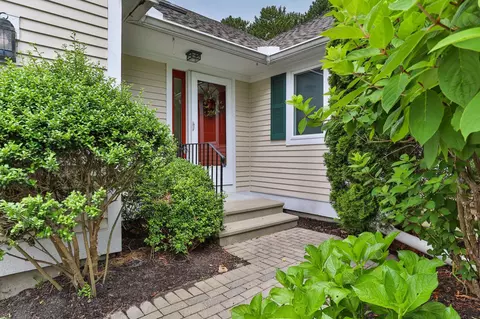 15 Executive Dr, Mashpee, MA 02649 photo 1
