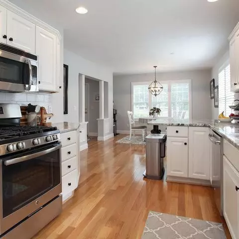 16 Mayfair Ct, Mashpee, MA 02649 photo 5